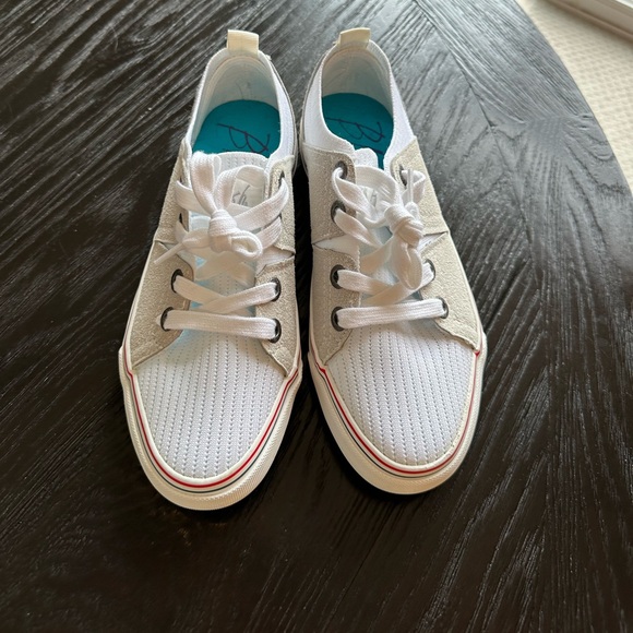 Blowfish Malibu sneakers  NWOT - Picture 3 of 11